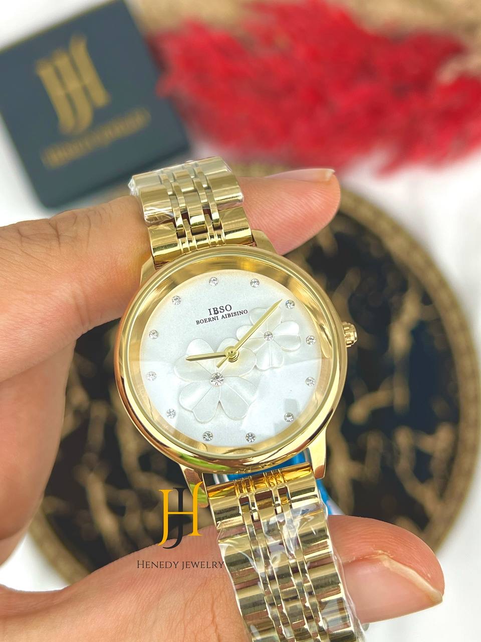 ساعه ابسو مينا ابيض بورد